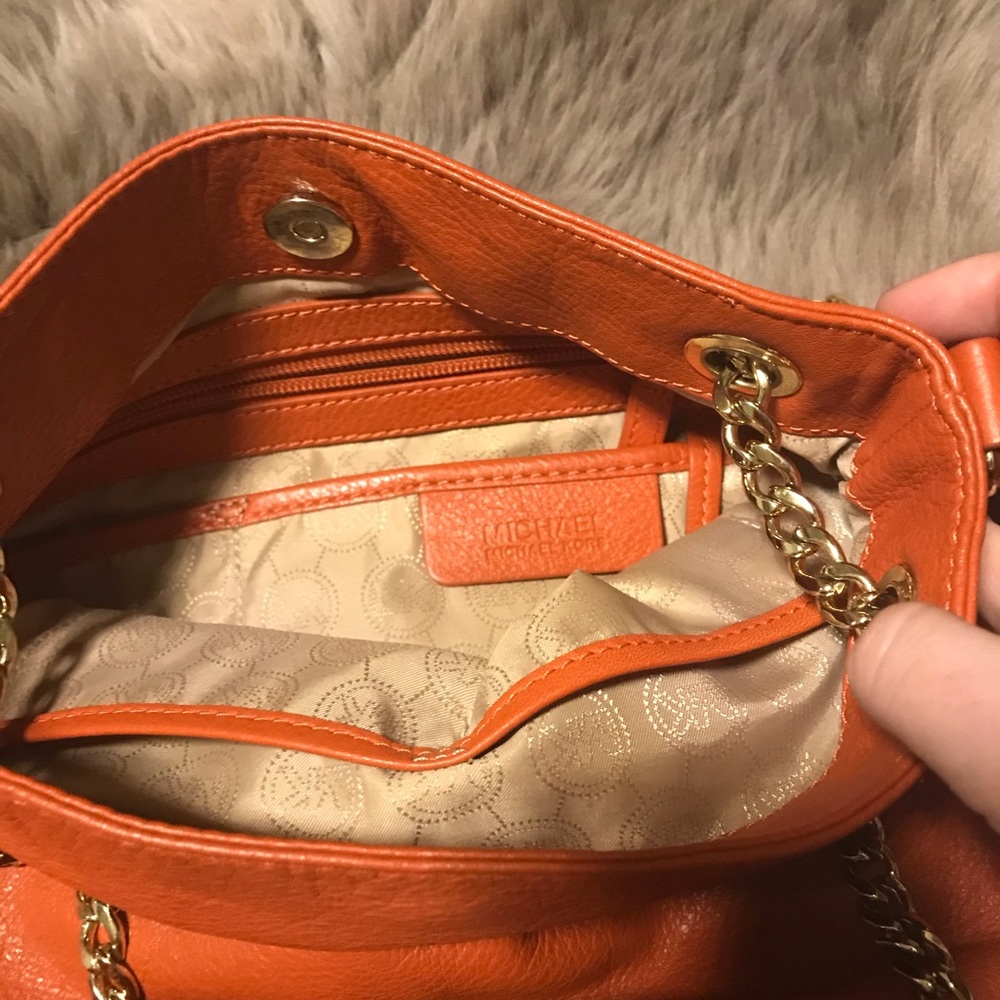 Michael Kors Orange Jet Set Chain Handbag Tote - Picture 2 of 2